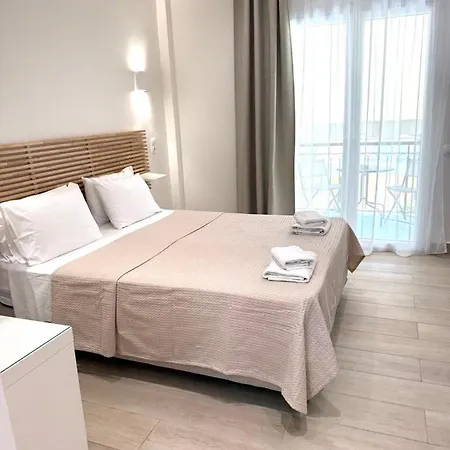 E & G- Figareto 4 Corfu (city)